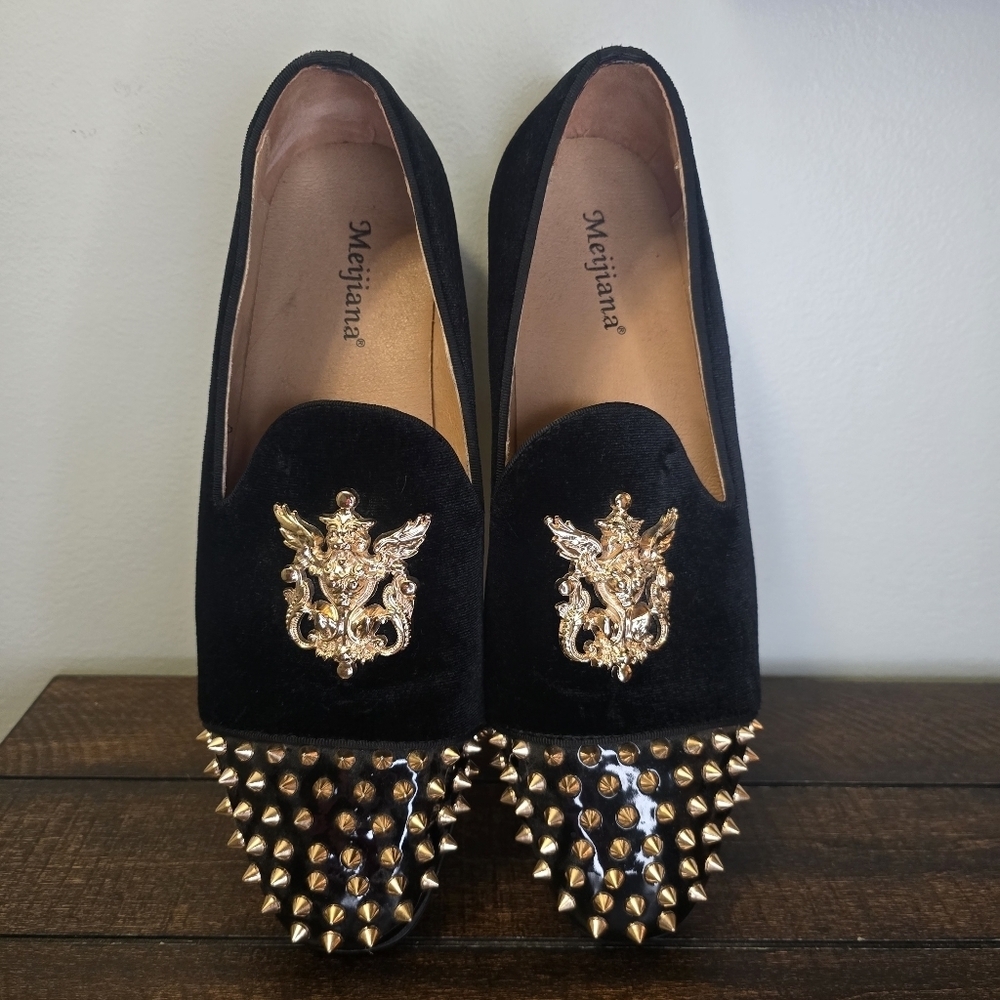 Meijiana Black Velvet Slip On  With Gold Tone Studs Spiked Accents Size 9